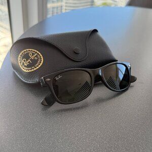 Ray-Ban RB2132 New Wayfarer